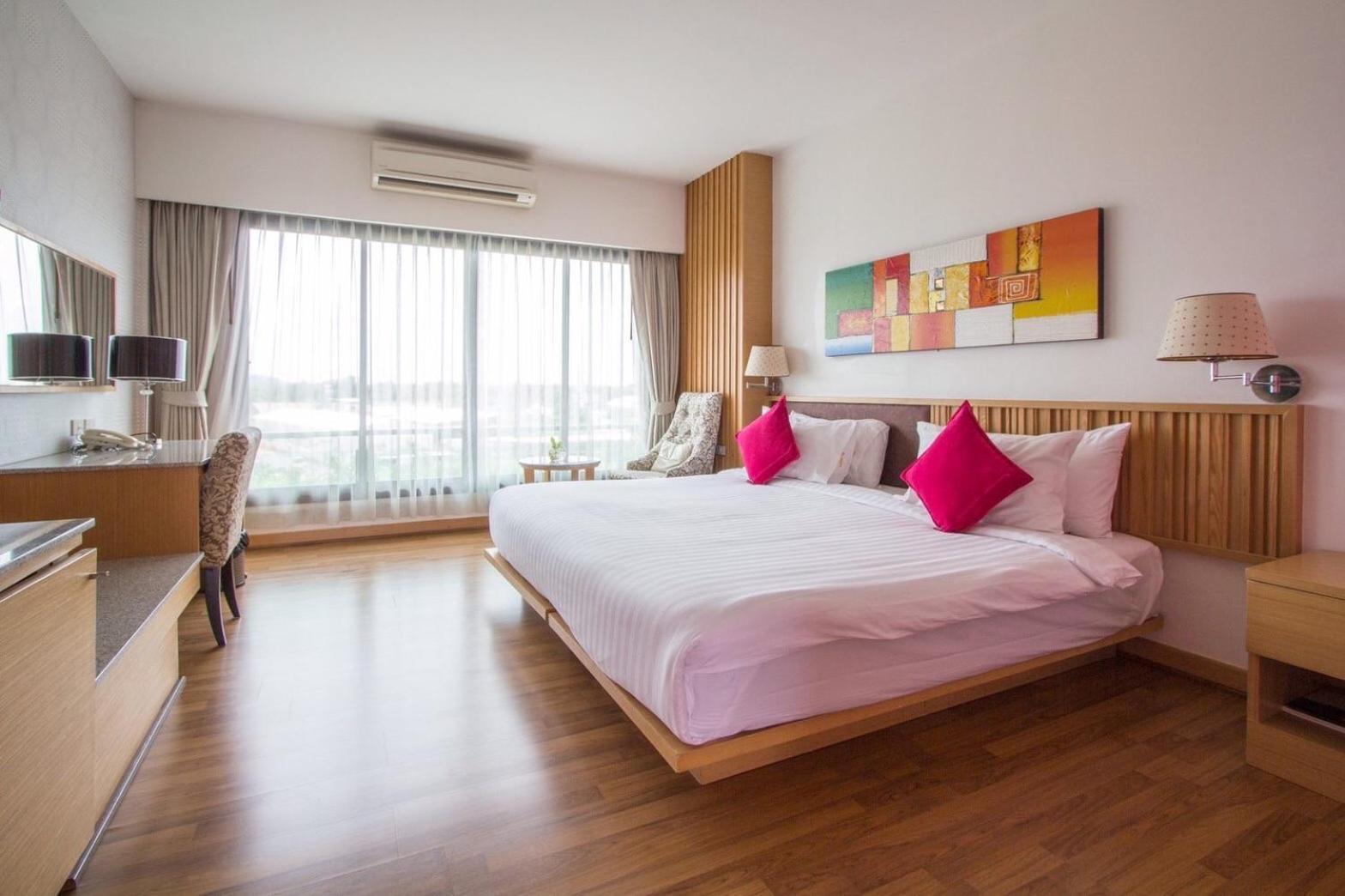 Mamaison Hotel Бурирам Экстерьер фото