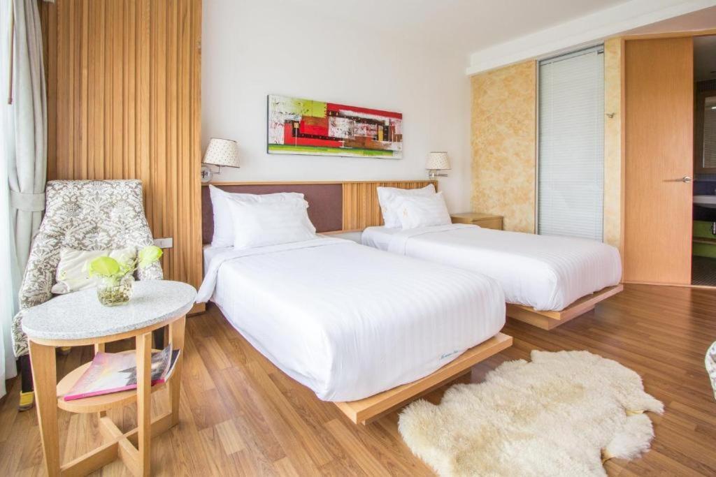 Mamaison Hotel Бурирам Экстерьер фото