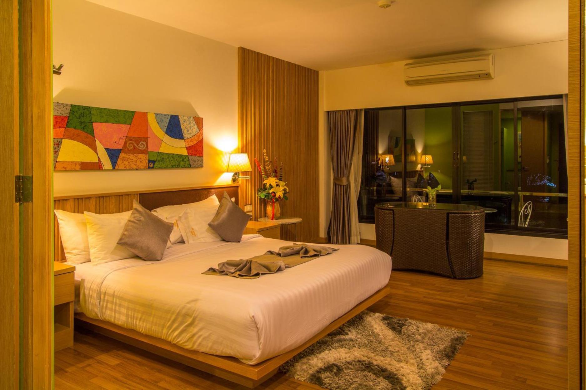 Mamaison Hotel Бурирам Экстерьер фото