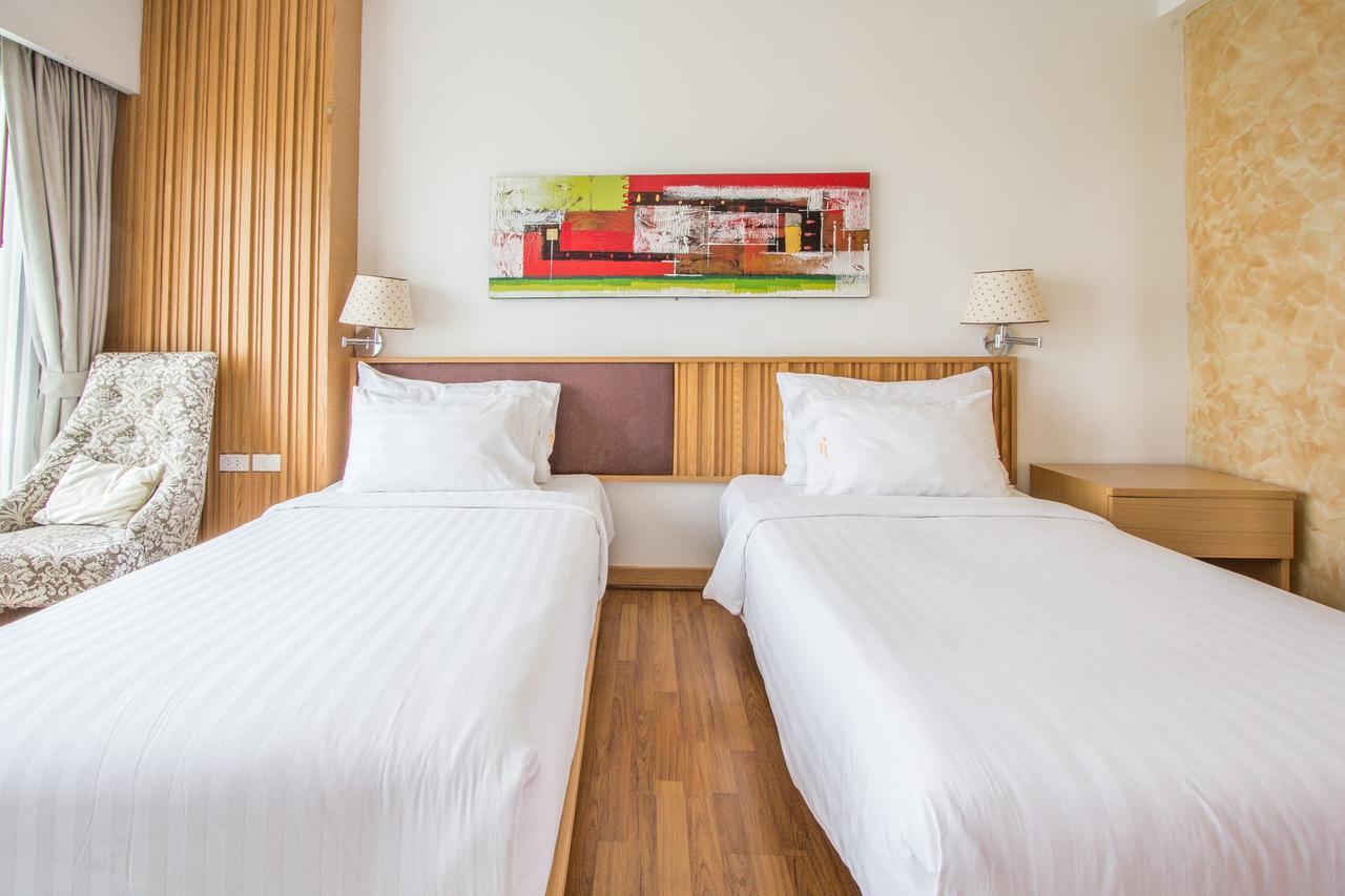 Mamaison Hotel Бурирам Экстерьер фото